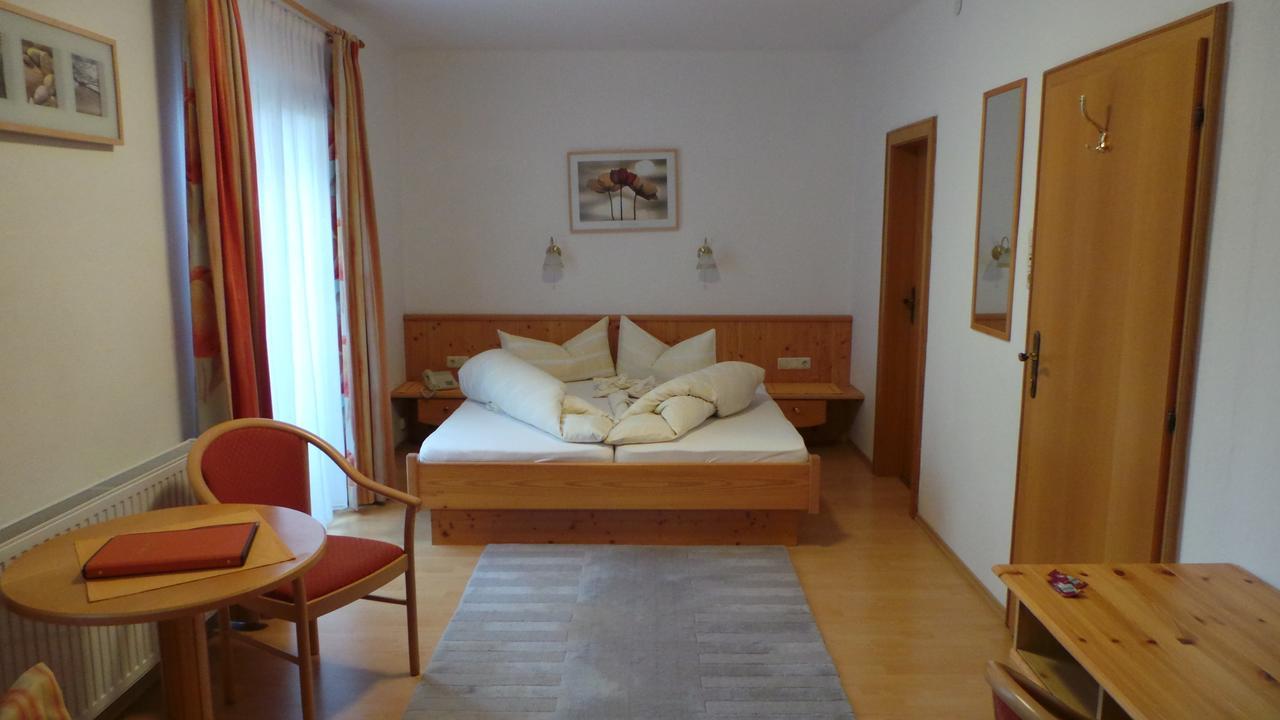 Hotel Hoerlgut 마리아알름암스타이너르넨미어 외부 사진